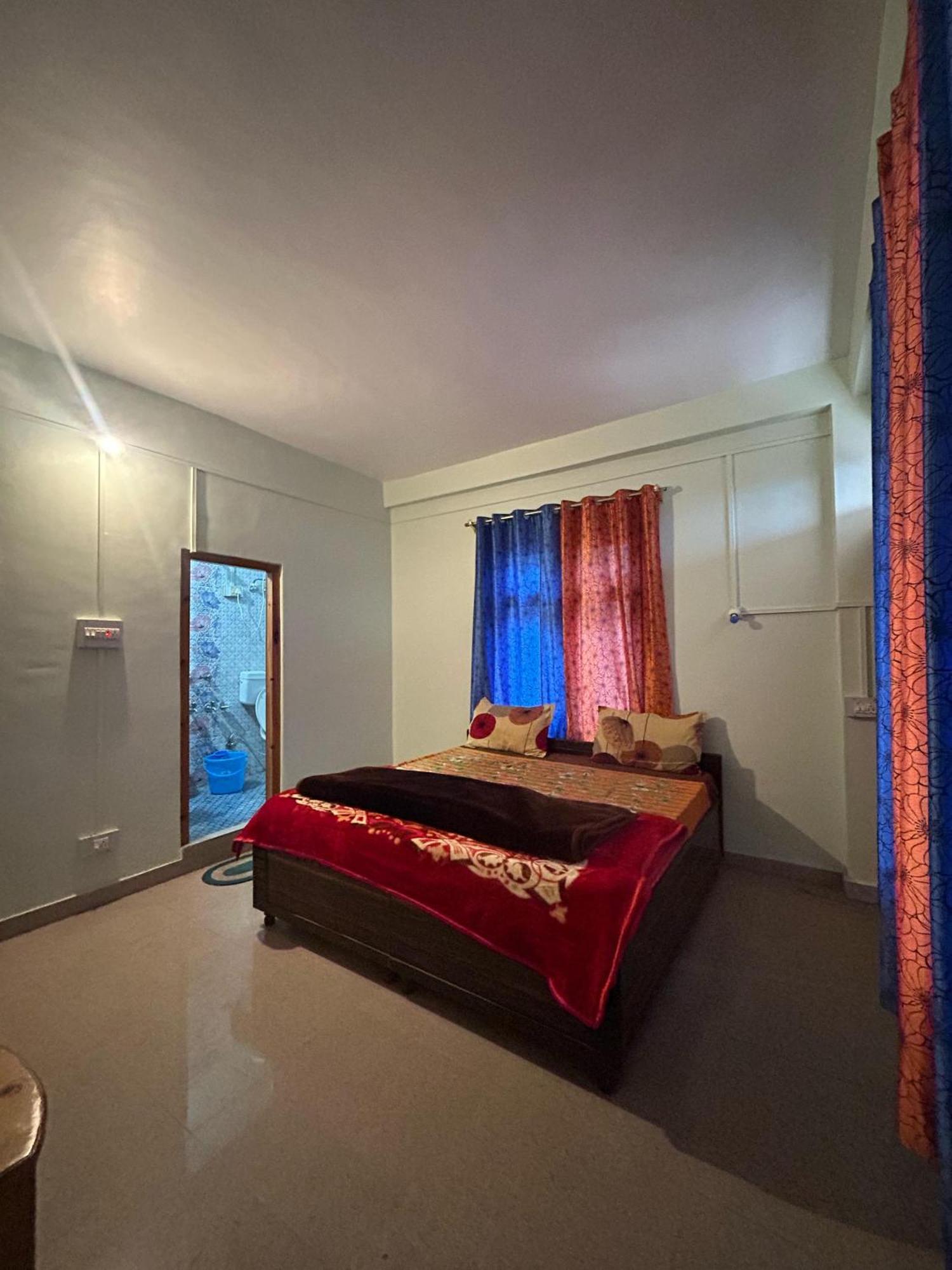 New Brahma Cafe Guest House Kalgha Ngoại thất bức ảnh