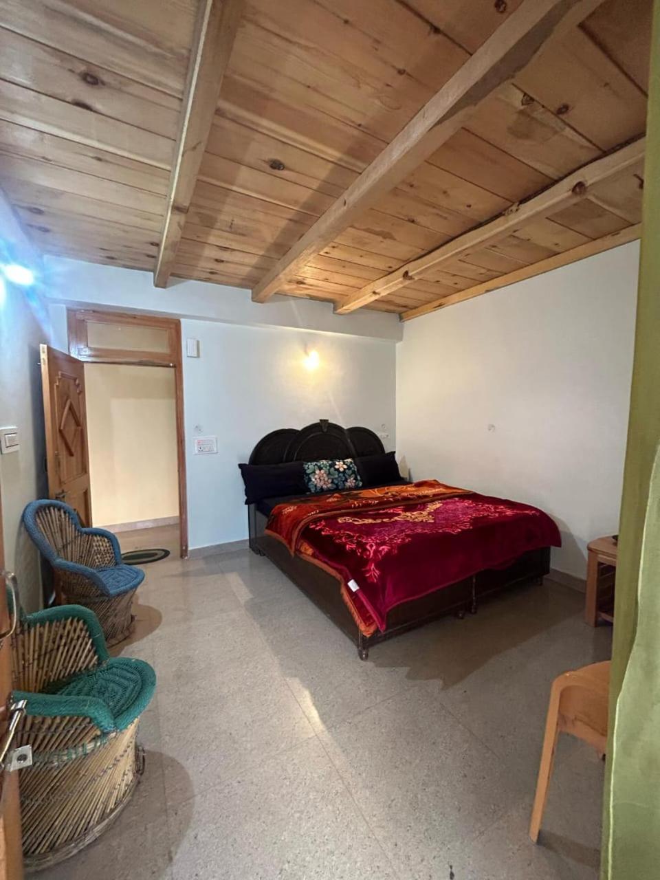New Brahma Cafe Guest House Kalgha Ngoại thất bức ảnh